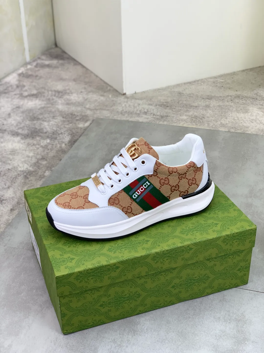 Men's shoes 💰P420💰[New model] (GUCCI) official website's latest 🎁🎁casual and fashionable men's shoes👟, hot style 💥 simple and elegant style, exclusive for trendy men. Unique official website latest brand double G element 👑Gucci original style Decoration, fashionable and generous, made of original frosted calfskin ✅ fully imported first-layer pigskin lining, the official website specifies wear-resistant, lightweight original rubber casual outsole, classic model taken in real life 🎬38-44 (customized for 45) 2️⃣ colors available